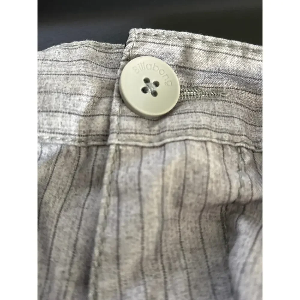 Billabong Men's Size 38 Gray Vertical Stripe Casual Walking Beach‎ Summer Shorts